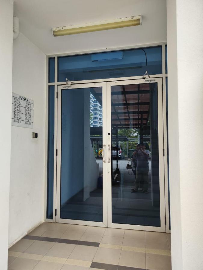 Putra 1 Pool Homestay Bandar Seri Putra Kampong Sungai Buah Extérieur photo